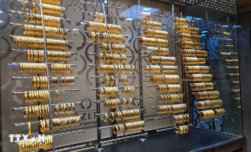 Giá vàng thế giới duy trì trên 4.200 USD/ounce nhờ dữ liệu việc làm yếu