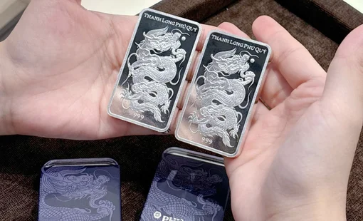 Người tích trữ bạc tại Việt Nam lãi đậm sau hơn 1 năm