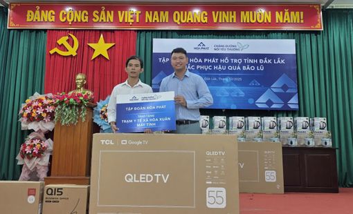 Hòa Phát tặng 100.000m2 tôn, hàng ngàn đồ dùng thiết yếu tại tỉnh Đắk Lắk