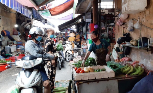 Giá thực phẩm và nhiên liệu leo thang sau mưa lũ, CPI Việt Nam tháng 11 tăng mạnh