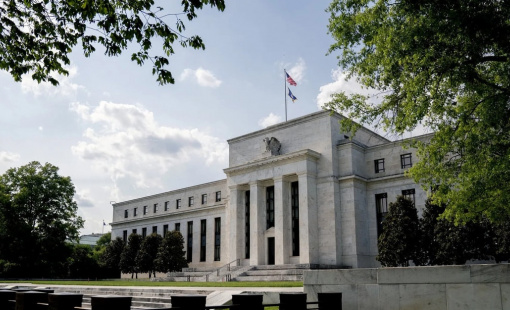 Tình thế khó xử của FED