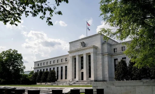 Tình thế khó xử của FED