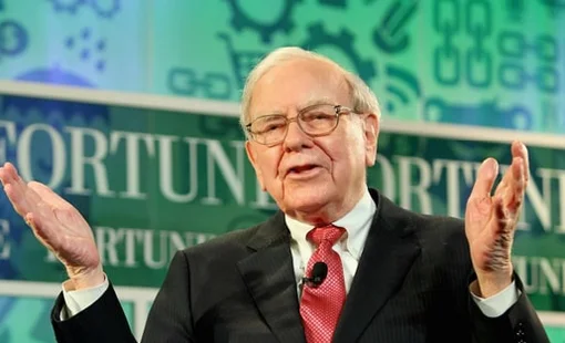 Tích trữ ' núi' tiền mặt 300 tỷ USD, Warren Buffett đang tính toán điều gì?
