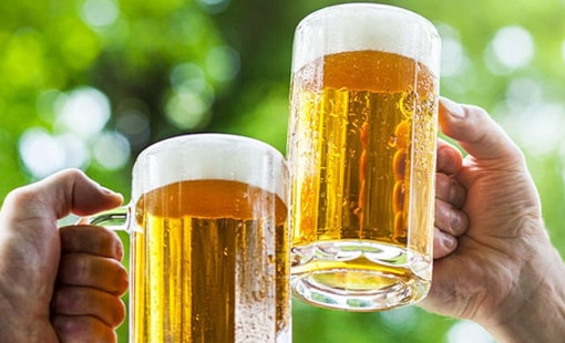 Đỡ “cú đấm” thổi nồng độ cồn, các đại gia bia tăng trưởng trở lại, mở đường tìm một lối đi mới