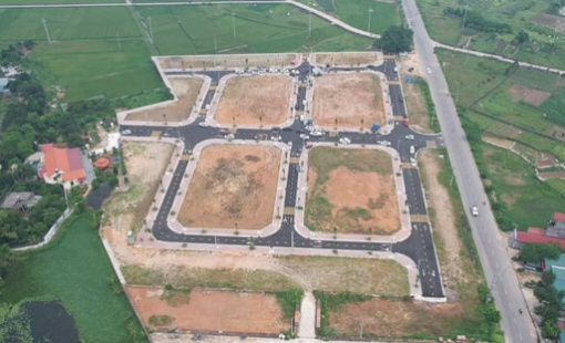 Giá trúng đất đấu giảm đến 37% sau 5 tháng tại huyện Phúc Thọ (Hà Nội)