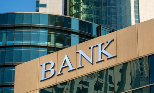 Ngân hàng Việt Nam đầu tiên lên sàn chứng khoán vừa lập kỷ lục mới