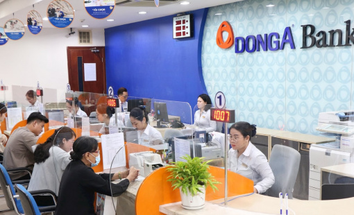 Xuân đến nhà, Lộc đến tay