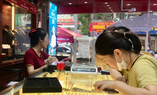 Thủ tướng yêu cầu triển khai các giải pháp ổn định thị trường vàng