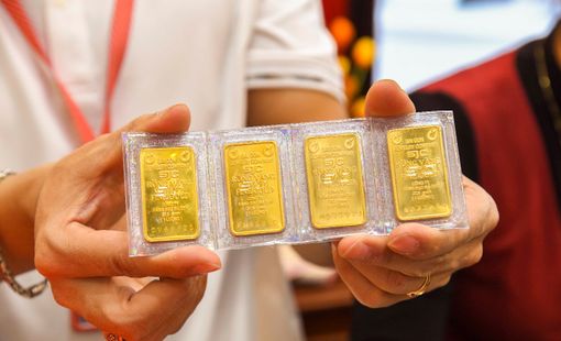 Tỷ giá lấy lại đà tăng, giá vàng vẫn "nóng" trước ngày vía Thần Tài