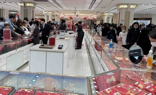 Trung Quốc tiếp tục mua vàng dù giá cao kỷ lục