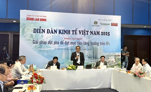 Nguy cơ bong bóng tài chính nếu 2,5 triệu tỷ đồng chảy vào chứng khoán, bất động sản