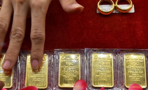 Giá vàng miếng và vàng nhẫn tiếp tục "leo đỉnh" mới