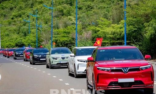 Miễn lệ phí trước bạ: Cú huých cho thị trường ô tô điện
