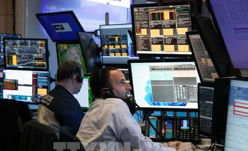 Fed giữ nguyên lãi suất, chứng khoán Mỹ bứt phá