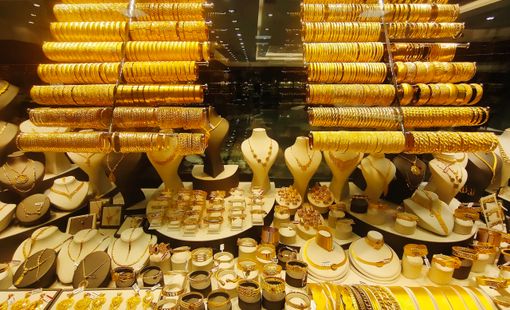 Chưa hết "nóng", giá vàng thế giới thiết lập đỉnh mới