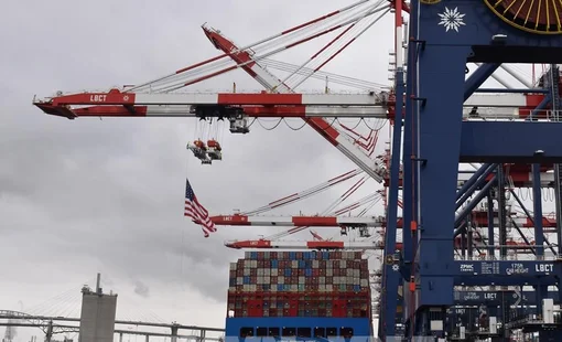 EU lùi thời hạn áp thuế trả đũa Mỹ
