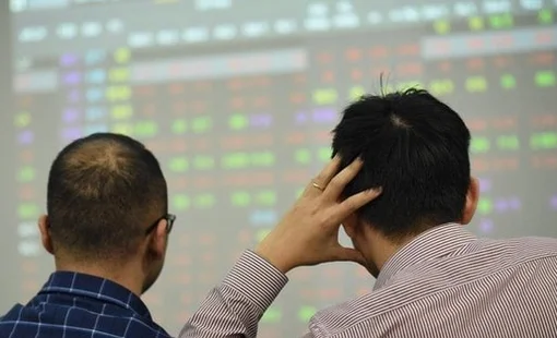 Tiền vào chứng khoán bất ngờ xuống thấp nhất 1,5 tháng, nhà đầu tư đang lo ngại điều gì?