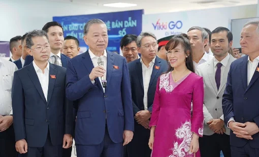 Tổng Bí thư thăm Trung tâm nghiên cứu, đào tạo thiết kế vi mạch và trí tuệ nhân tạo Đà Nẵng trong ngày khai giảng khóa đào tạo thiết kế bán dẫn chuyên sâu đầu tiên