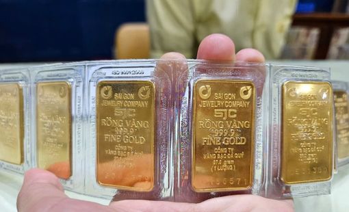 Vàng miếng SJC vượt lên trên mốc 101 triệu đồng/lượng