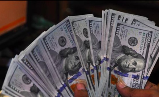Đồng USD lao dốc giữa bão thuế quan