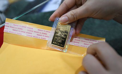 Giá vàng SJC tăng "sốc", chạm mốc kỷ lục mới