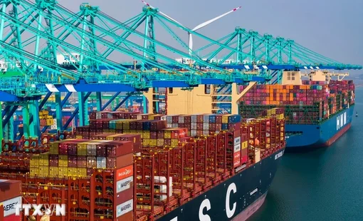 Trung Quốc phản ứng sau khi Nhà Trắng thông báo tăng thuế lên 245%