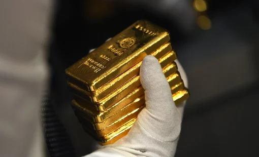 Giá vàng thế giới “bứt tốc”, vượt 3.300 USD/ounce