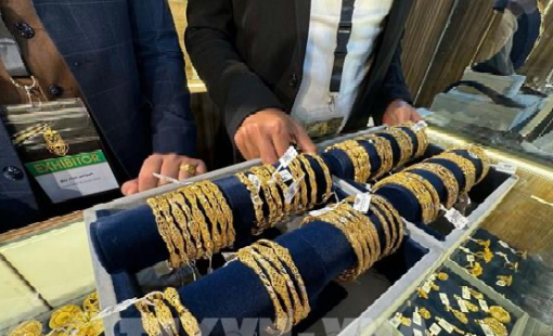 Giá vàng giảm khi thị trường đánh giá lại rủi ro thuế quan