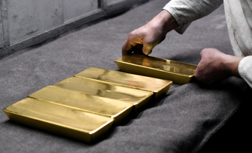 Giá vàng thế giới bất ngờ trượt dốc