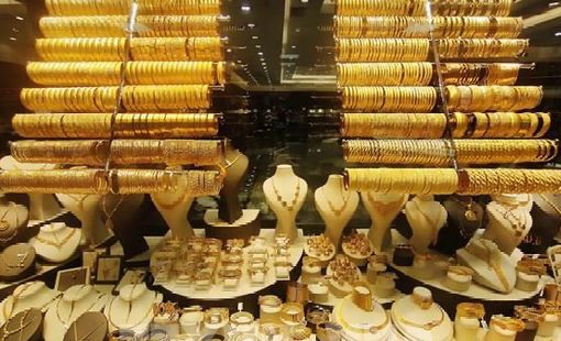 Giá vàng giảm hơn 2% do làn sóng bán ra