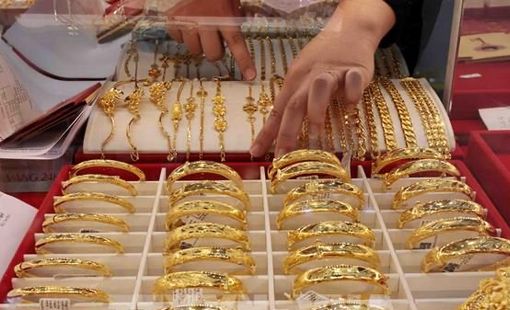 Giá vàng thế giới đi lên sau động thái của Moody's