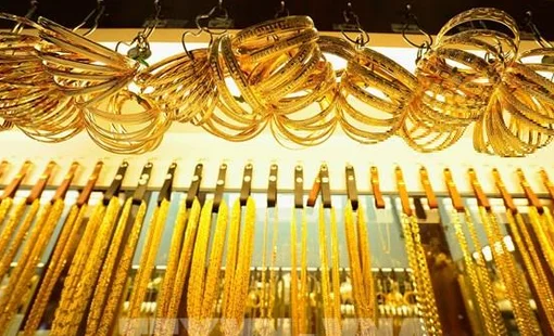 Giá vàng châu Á hướng đến mức tăng hàng tuần lớn nhất