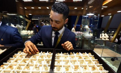 Giá vàng thế giới tiếp tục giảm sau cuộc họp của Fed