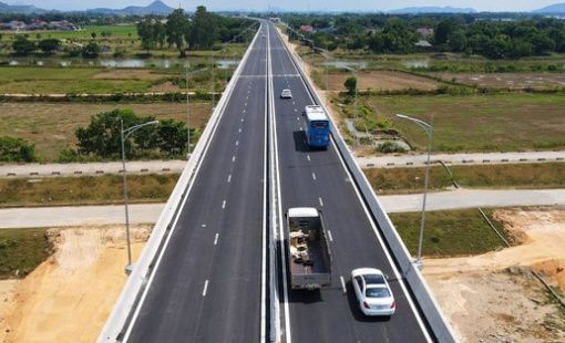 Hưởng lợi từ cao tốc Bắc Nam: Một doanh nghiệp bán xăng lãi tăng vọt, chia cổ tức kỷ lục, cổ phiếu từng tăng phi mã 3.500%