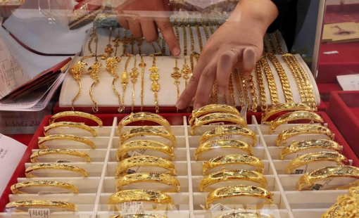 Giá vàng châu Á giảm nhẹ trước khi Mỹ công bố dữ liệu việc làm