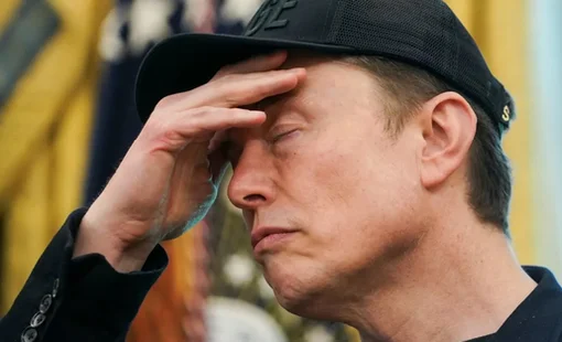 Elon Musk mất 34 tỷ USD trong một ngày, cổ phiếu Tesla giảm kỷ lục 14%, canh bạc thế kỷ bắt đầu trở thành thất bại ê chề nhất trong sự nghiệp