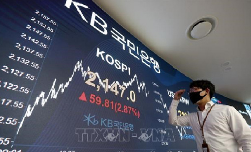 Thị trường chứng khoán châu Á chuyển động ngược chiều phiên 6/6