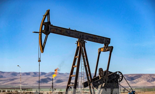 Giá dầu tại châu Á giảm do số liệu kinh tế Trung Quốc