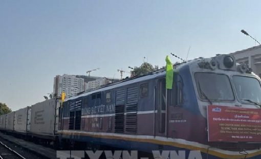 Hàng hóa vận chuyển bằng tàu liên vận Việt - Trung tăng hơn 280%