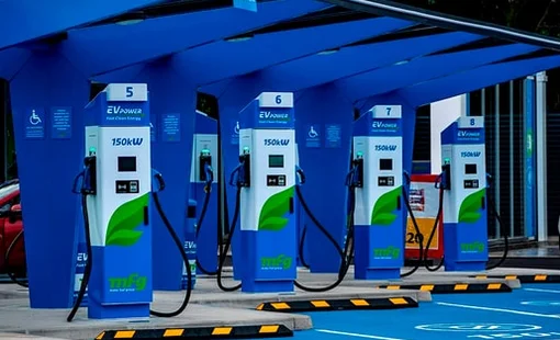 Hà Nội hướng tới việc cấm xe xăng vào vành đai, doanh nghiệp niêm yết nào hưởng lợi?