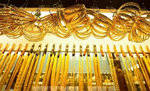 Giá vàng giảm do căng thẳng xoay quanh Chủ tịch Fed hạ nhiệt