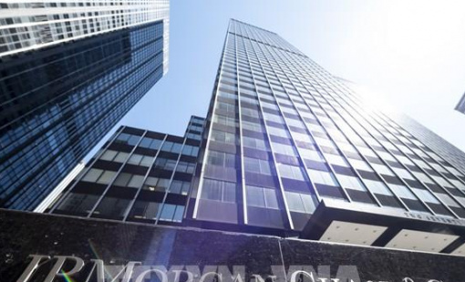 Lợi nhuận ngân hàng Mỹ tăng vọt bất chấp biến động chính sách thuế