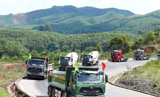 Công ty buôn xe ô tô báo lãi quý 2/2025 tăng 375%, cổ phiếu kịch trần