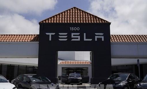 Đế chế xe điện lung lay, Tesla đối mặt với khủng hoảng nhận diện
