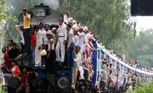 Nhà đầu tư “đổ xô” mở tài khoản chứng khoán khi VN-Index lên đỉnh 3 năm