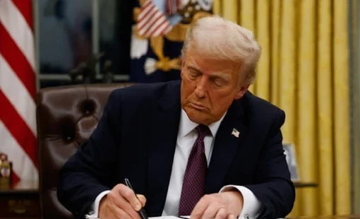 Tổng thống Trump ký luật cắt giảm thuế và chi tiêu lớn nhất lịch sử