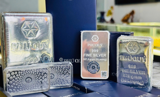 Giá bạc tiếp tục giảm khi đồng USD mạnh lên