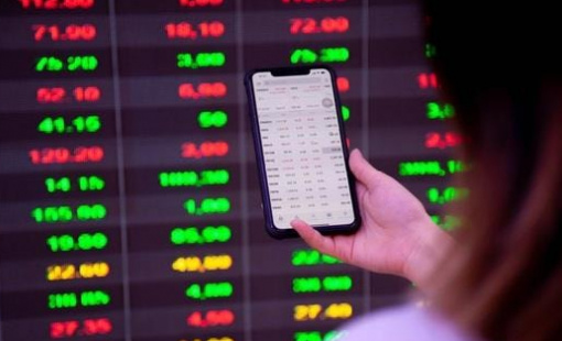 Khối ngoại nối dài chuỗi bán ròng, "xả" hơn 1.500 tỷ đồng trong phiên 19/8, cổ phiếu nào chịu áp lực lớn nhất?