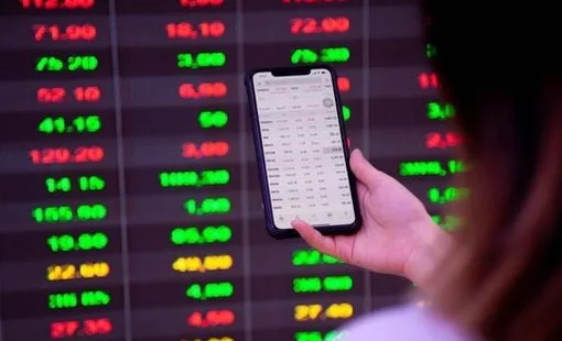 Khối ngoại nối dài chuỗi bán ròng, "xả" hơn 1.500 tỷ đồng trong phiên 19/8, cổ phiếu nào chịu áp lực lớn nhất?