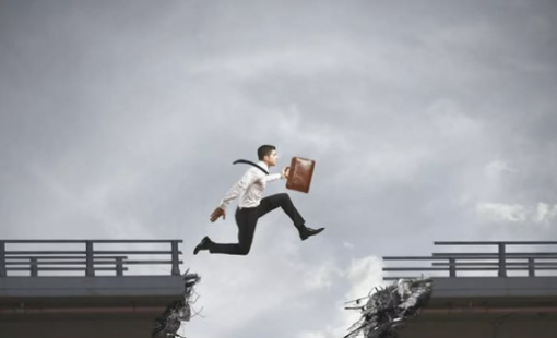 Gọi tên 10 DN bất động sản báo lãi tăng mạnh nhất sàn chứng khoán quý 2/2025, có công ty tăng đến 4.009%